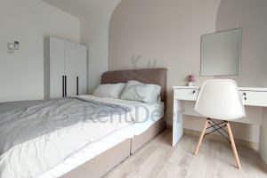 Watermark Emporis B-33A-05 Room B (2)